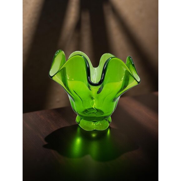 vintage mcm 6 petal lime green compote pedestal bowl, vase - Picture 7 of 14